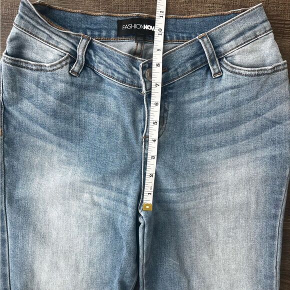 Fashion Nova Straight Leg Jeans - Size 3 - Picture 11 of 12